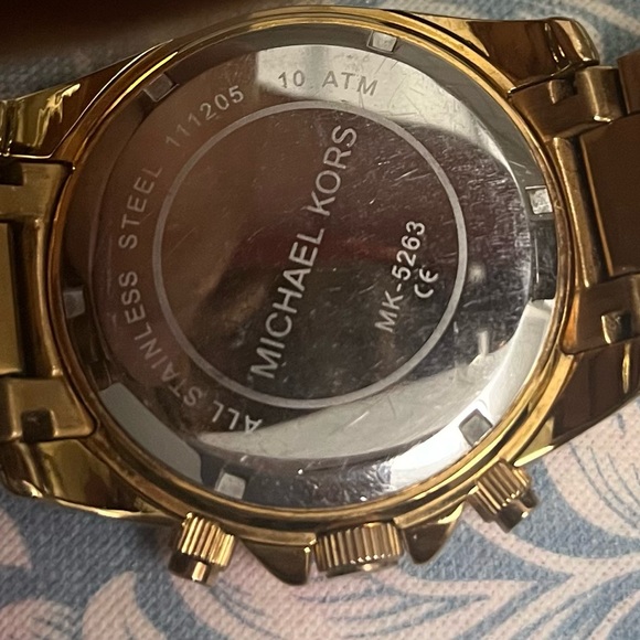 Michael kors women's watch - Picture 3 of 3